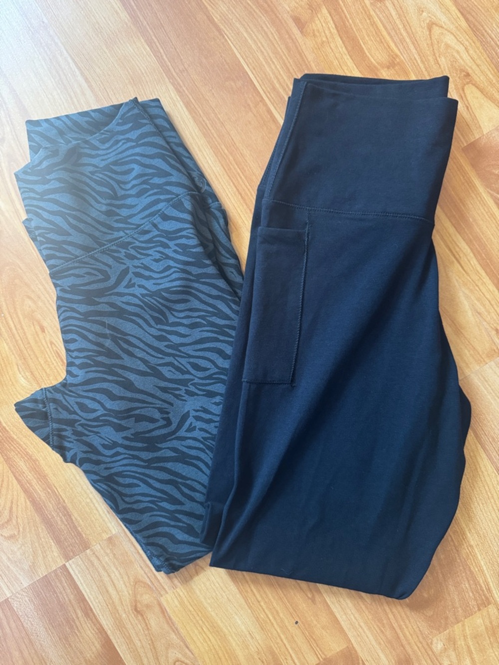 2 ALLWAYS & 7/8 allways women’s grey / black CROPPED LEGGING, BLACK RIPPLE small